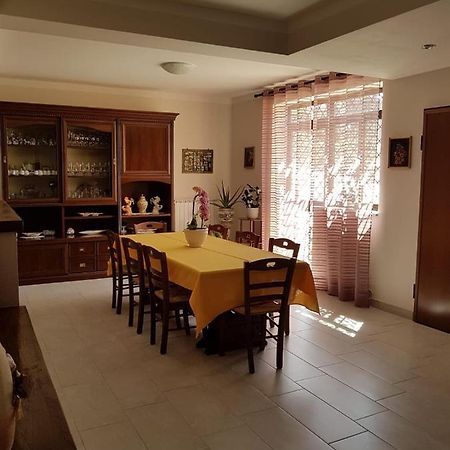 B&B La Casetta Di Lilly Амелиа Экстерьер фото