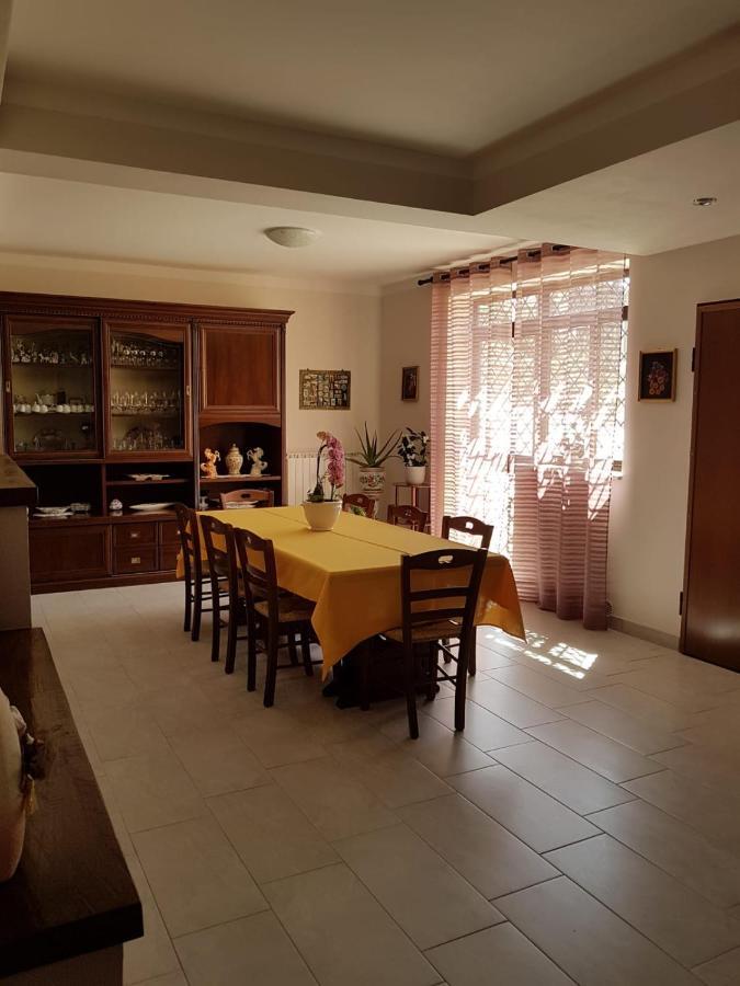 B&B La Casetta Di Lilly Амелиа Экстерьер фото
