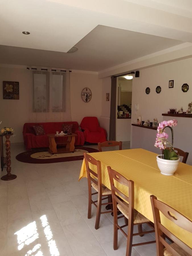 B&B La Casetta Di Lilly Амелиа Экстерьер фото