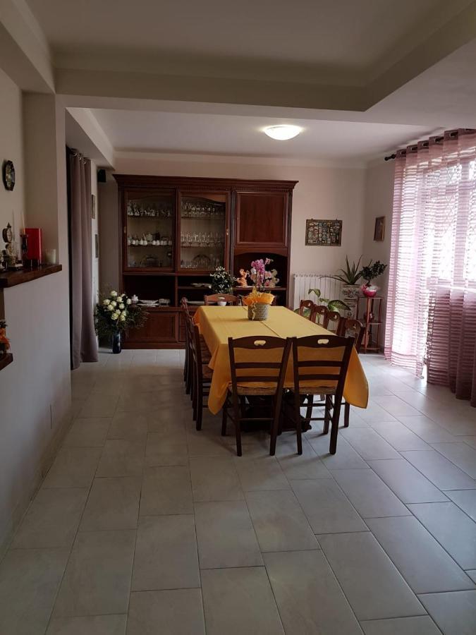 B&B La Casetta Di Lilly Амелиа Экстерьер фото